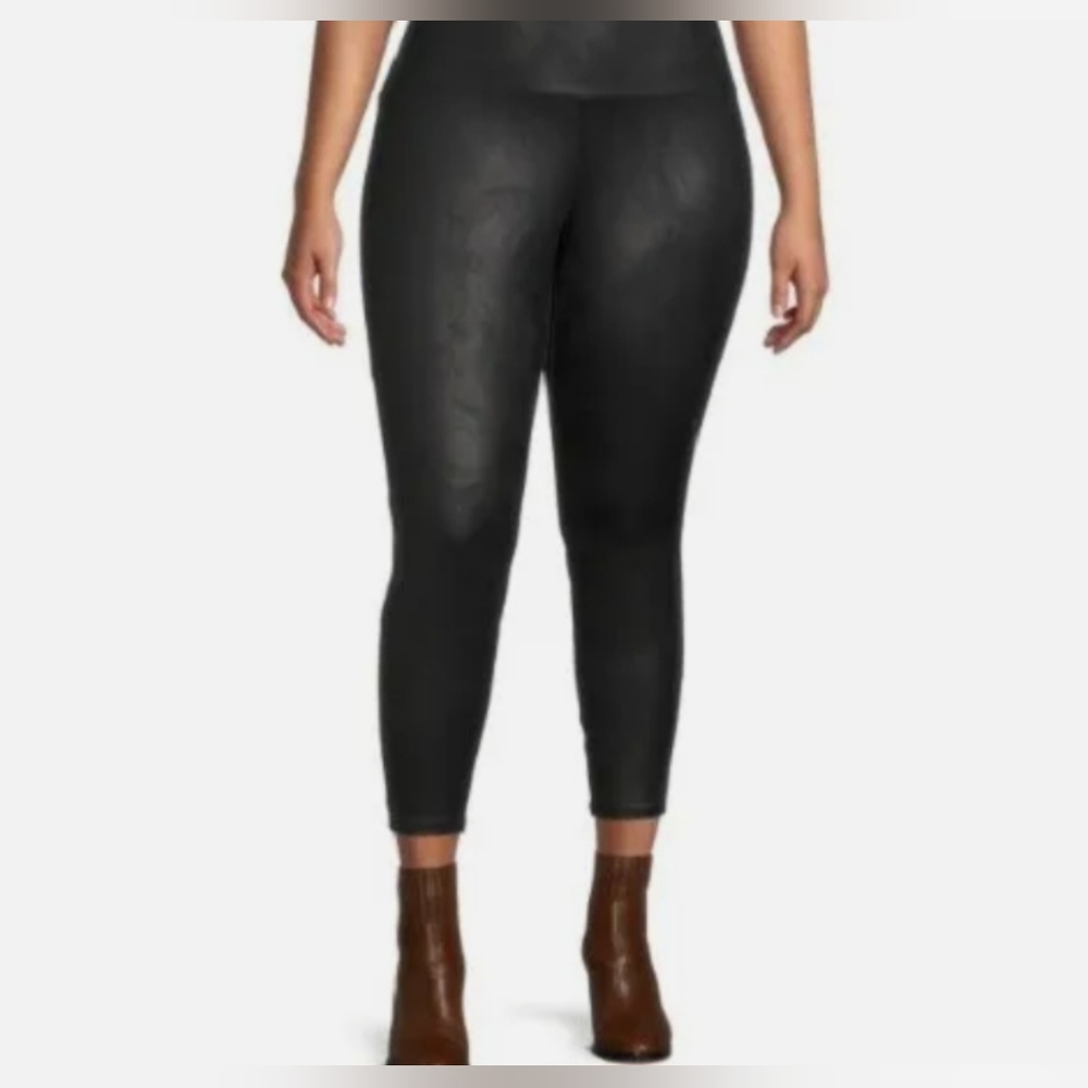 Terra & Sky Black Faux Leather Leggings